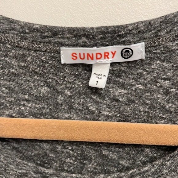 Sundry Feminist Embroidered Tiered Sleeve T-shirt/Sz 1 - Picture 4 of 5